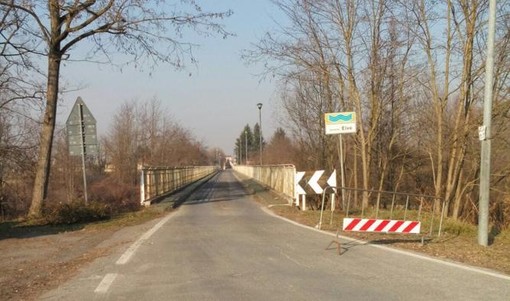 Il ponte all'ingresso del paese