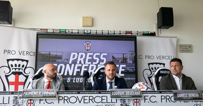 Da sinistra,  Filomeno Rocco Fimmanò, il presidente Ludovic Deléchat, Daniele Bonera (FOTO LUCA DEVECCHI)