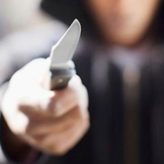Coltellate durante la rissa: due feriti, uno è in codice rosso