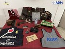 Borse e pelletteria contraffatte in uno stand del Mercatino: controlli e sequestri Borse e pelletteria contraffatte in uno stand del Mercatino: controlli e sequestri