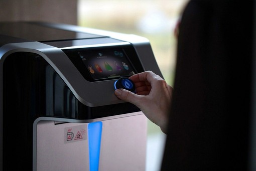 Quali sono i vantaggi di utilizzare un distributore d’acqua in ufficio?