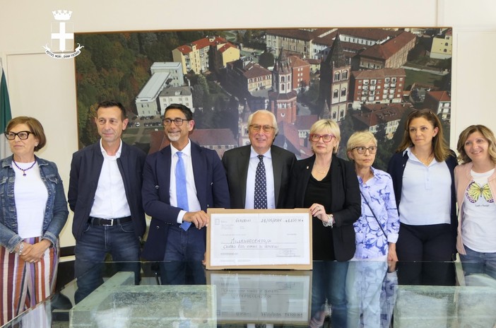 Centro Antiviolenza Eos: 1200 euro dalla Camminata Rosa Centro Antiviolenza Eos: 1200 euro dalla Camminata Rosa
