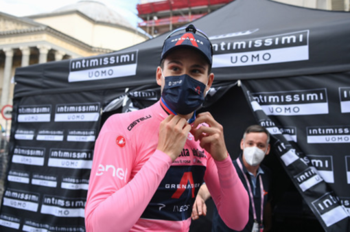 Giro: a Novara vince Tim Merlier, Ganna rimane in Rosa. E Vercelli sogna un arrivo di tappa