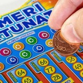 Colpo grosso al gratta e vinci: un milione di euro vinto a Novara Colpo grosso al gratta e vinci: un milione di euro vinto a Novara