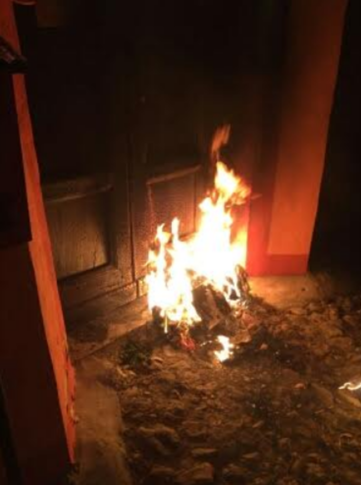 Dopo gli incendi in casa, manifestazione di solidarietà a Bozzo Rolando