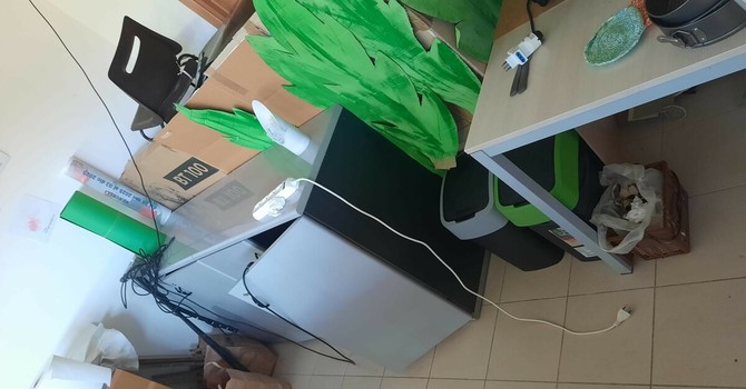 Sfondano la porta e rubano il televisore nuovo