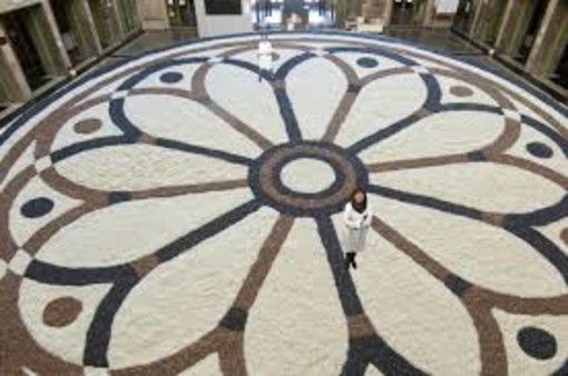 Il Mandala realizzato due anni fa, che rappresentava il rosone di Sant'Andrea