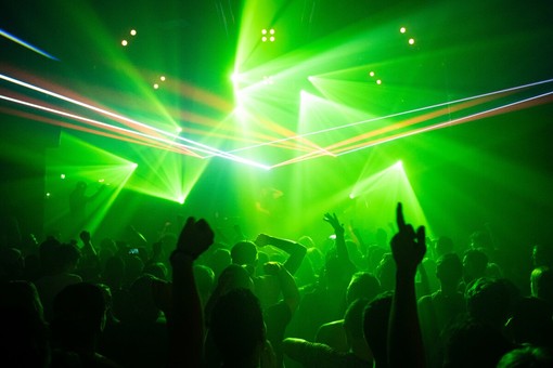 Quanto costa una serata in un night club? Quanto costa una serata in un night club?