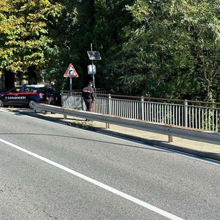 Si getta dal ponte di Occhieppo Inferiore per fuggire dai Carabinieri, era latitante