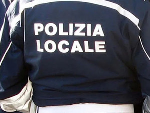 Vaga per strada smarrita: donna soccorsa dalla Polizia locale Vaga per strada smarrita: donna soccorsa dalla Polizia locale