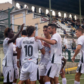 L'esultanza dopo il gol di Rutigliano (foto Devecchi) L'esultanza dopo il gol di Rutigliano (foto Devecchi)
