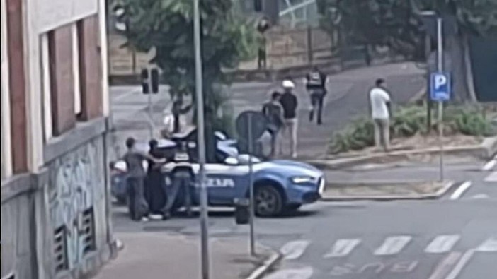 Rissa fuori da parco Camana, identificate e denunciate quattro persone Rissa fuori da parco Camana, identificate e denunciate quattro persone