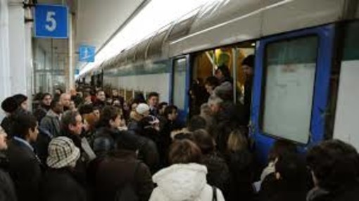 Guasto alla rete elettrica: ritardi per i treni diretti a Milano