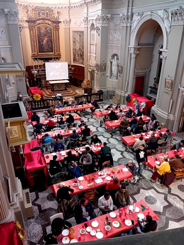 Pranzo di Natale di Sant'Egidio, inizia la raccolta di doni e offerte Pranzo di Natale di Sant'Egidio, inizia la raccolta di doni e offerte