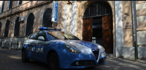 Rubano il portafoglio a un anziano disabile: tre arresti