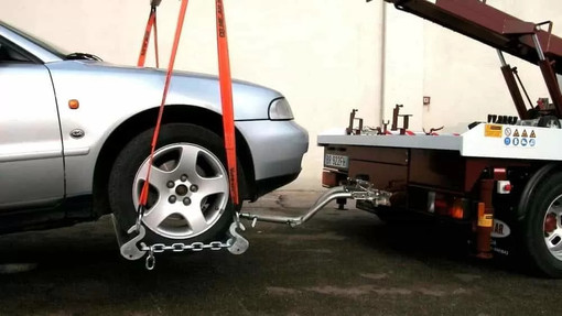 Rimosse 13 auti abbandonate per le vie della città