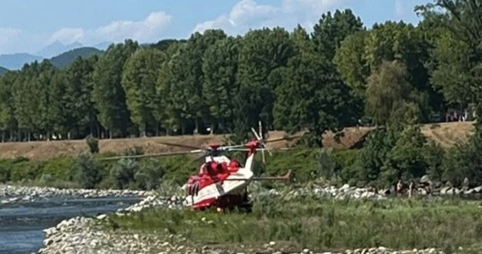 Ragazzina in difficoltà nelle acque del fiume Sesia: padre e zio annegano nel tentativo di soccorrerla Ragazzina in difficoltà nelle acque del fiume Sesia: padre e zio annegano nel tentativo di soccorrerla