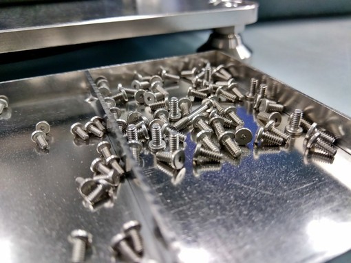 Acciaio inox A2 e A4: differenze, usi e vantaggi nei fissaggi tecnici Acciaio inox A2 e A4: differenze, usi e vantaggi nei fissaggi tecnici