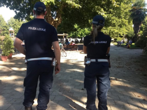 Atti vandalici e molestie da parte di giovanissimi: Santhià individua i responsabili