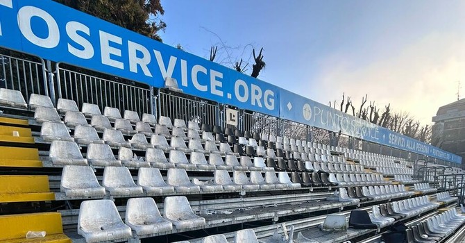 Stadio Piola: seggiolini divelti, servizi igienici e spogliatoi vandalizzati. La protesta della Pro