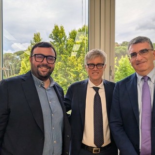 Nell’immagine il primo incontro avvenuto con il GSE. Da sinistra: Lorenzo Carosso, Presidente di Solar Valley ETS; Luca Barberis, Direttore Direzione Fonti Rinnovabili del GSE; Stefano Sassone, Responsabile Area Tecnica Cisambiente Confindustria