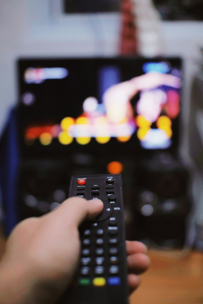 Come organizzare una serata cinema a casa senza perdersi tra mille scelte Come organizzare una serata cinema a casa senza perdersi tra mille scelte