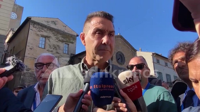 Vannacci: "Salvini in calo di consenso? Mi auguro che crisi sia presto superata" Vannacci: "Salvini in calo di consenso? Mi auguro che crisi sia presto superata"