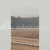 Incendio nel cagliaritano, elicotteri in azione vicino a un ippodromo Incendio nel cagliaritano, elicotteri in azione vicino a un ippodromo