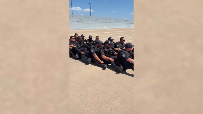 Mondiali 2026, anche la polizia di Dallas omaggia la Norvegia con la Viking Row
