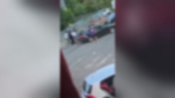 Rissa con spranghe tra famiglie Rom a Lanciano, donna investita da un'auto