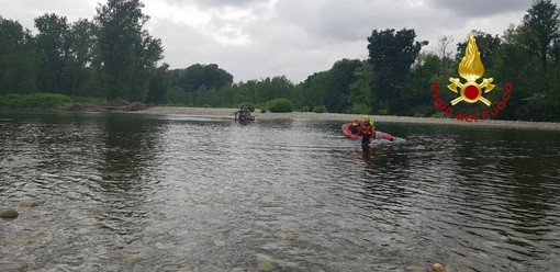 Ragazzino disperso nel fiume Sesia, i Vigili del Fuoco al lavoro Ragazzino disperso nel fiume Sesia, i Vigili del Fuoco al lavoro