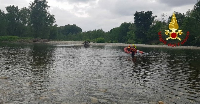 Ragazzino disperso nel fiume Sesia, i Vigili del Fuoco al lavoro Ragazzino disperso nel fiume Sesia, i Vigili del Fuoco al lavoro