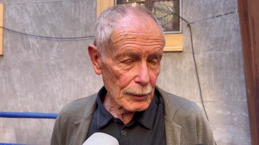Erri De Luca: "Polemiche su Eskhol Nevo? Non si boicottano gli scrittori, si boicottano i governi" Erri De Luca: "Polemiche su Eskhol Nevo? Non si boicottano gli scrittori, si boicottano i governi"