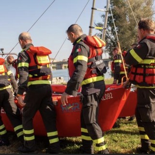 Vigili del Fuoco alla ricerca di una persona scomparsa nel fiume Sesia