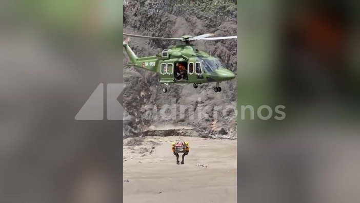 Alluvione in Nepal, le immagini girate da un italiano salvato in elicottero