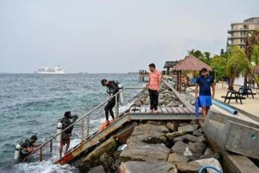Italiani morti alle Maldive, oggi inizia il recupero dei corpi: "Serviranno più missioni" Italiani morti alle Maldive, oggi inizia il recupero dei corpi: "Serviranno più missioni"