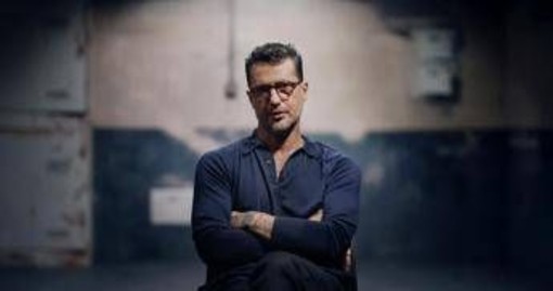 La storia di Fabrizio Corona da oggi in una docu-serie su Netflix: "Io sono notizia"