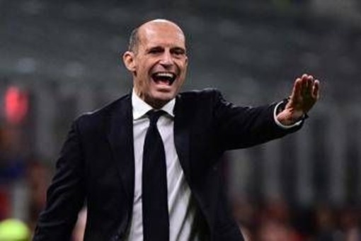 Napoli, ufficiale l'arrivo di Allegri. E i tifosi si dividono Napoli, ufficiale l'arrivo di Allegri. E i tifosi si dividono