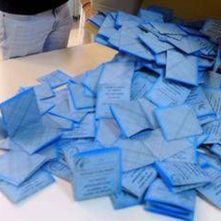 Sondaggio politico, Fratelli d'Italia e Pd crescono Sondaggio politico, Fratelli d'Italia e Pd crescono