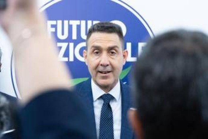 Vannacci: "Non voglio svegliarmi con moltitudine che prega Allah in piazza Duomo" Vannacci: "Non voglio svegliarmi con moltitudine che prega Allah in piazza Duomo"