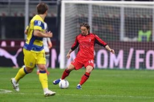 Milan-Parma 0-1, Troilo gela San Siro e Allegri scivola a -10 dall'Inter Milan-Parma 0-1, Troilo gela San Siro e Allegri scivola a -10 dall'Inter