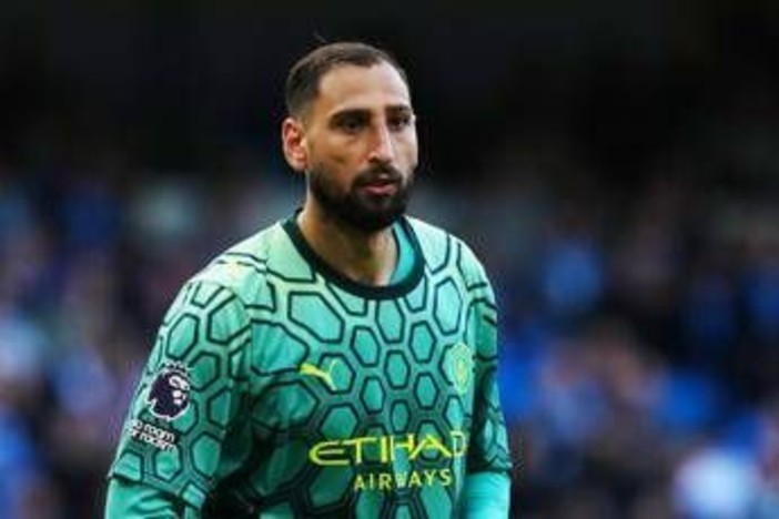 Donnarumma litiga con un tifoso del Liverpool: "Sei un imbroglione"
