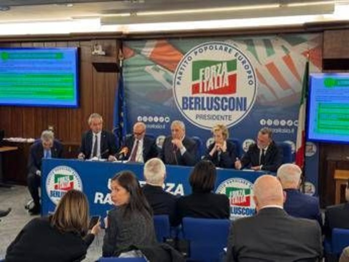 Tajani: "Per Governo è una priorità, puntare su medicina di prossimità" Tajani: "Per Governo è una priorità, puntare su medicina di prossimità"