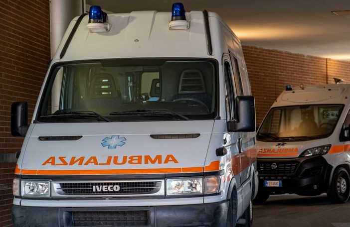 Incidente stradale nel Reggino, morti padre e figlie di 14 e 8 anni Incidente stradale nel Reggino, morti padre e figlie di 14 e 8 anni