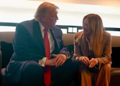G7, Trump: "Meloni mi ha implorato di fare foto con lei, mi ha fatto pena" G7, Trump: "Meloni mi ha implorato di fare foto con lei, mi ha fatto pena"