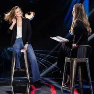 Eva Herzigova a Belve, l'intervista non convince: &quot;Fastidiosa, ride e non dice nulla&quot;