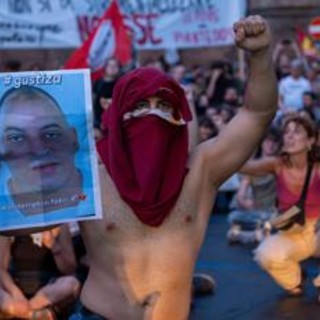 Caso Fakir, dalla morte alla guerriglia a Bologna. Nordio: "Qui nessun modello Ice" Caso Fakir, dalla morte alla guerriglia a Bologna. Nordio: "Qui nessun modello Ice"
