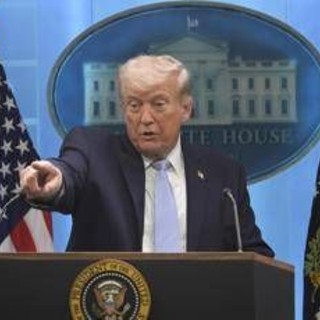 "Chi parla di armi con la stampa?", Trump usa la macchina della verità: test tra i militari "Chi parla di armi con la stampa?", Trump usa la macchina della verità: test tra i militari
