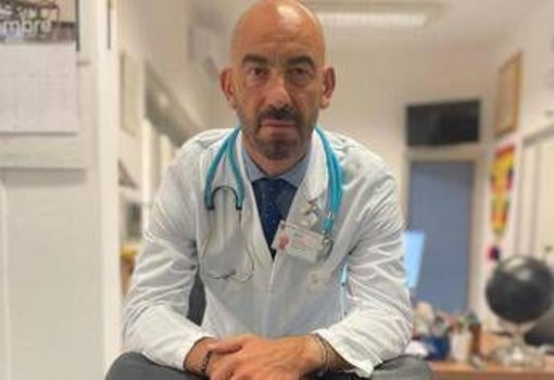 Tumori, Bassetti: "Vaccini a mRna funzionano, vediamo se il solito fenomeno continuerà a chiamarli sieri genici" Tumori, Bassetti: "Vaccini a mRna funzionano, vediamo se il solito fenomeno continuerà a chiamarli sieri genici"