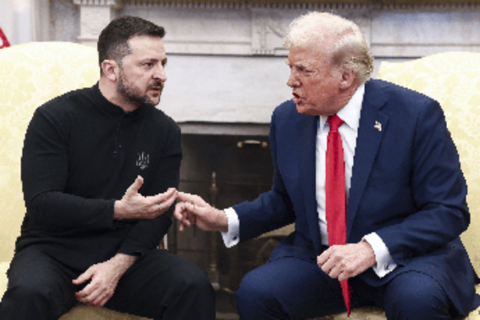 Trump: "Zelensky non vuole la fine della guerra". Il presidente ucraino: "Casa Bianca spinge Kiev alla resa"